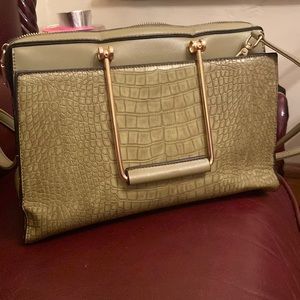 Gorgeous Olive Green Alligator Hand Bag! 🫒 ✨